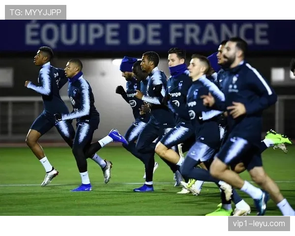 法国转会市场掀起抢人大战：顶级球星引爆多队竞争