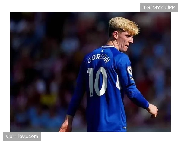 本·戈登无球跑动制造空位，三分效率显著提升